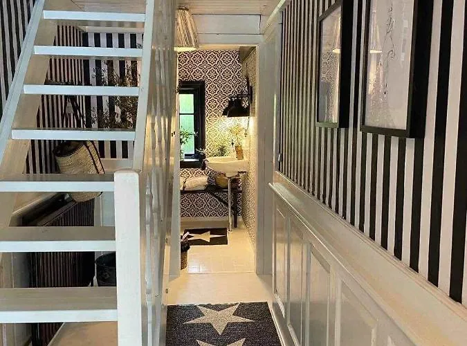 Charming Within Walking To * Holeby